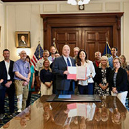 Photo courtesy of Gov. Ayotte's office.